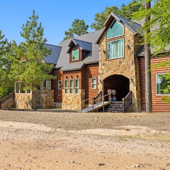 Majestic Mountain Lodge - Image 1